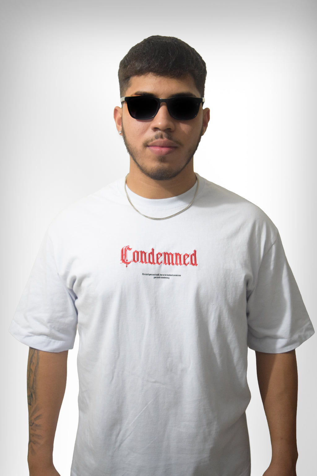 CAMISETA OVERSIZE CONDEMNED TO WIN WHITE AND BLACK
